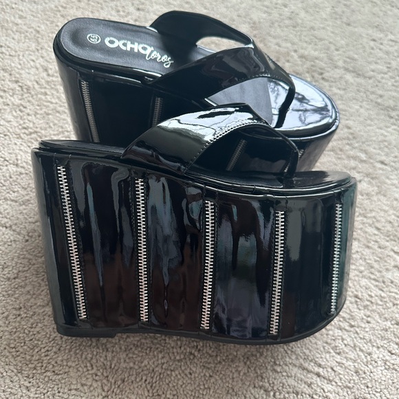 Dollskill zipper platform heels - Picture 1 of 5